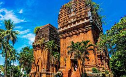 Tháp Đôi Quy Nhơn một trong những công trình kiến trúc nổi tiếng của Bình Định
